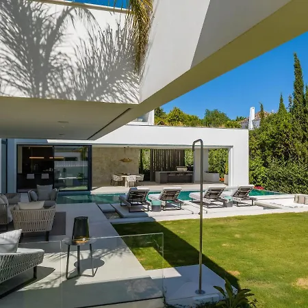 Βίλα Vacation I Sirius, Golf Valley, Private Heated Pool, Sauna, Billiard, Cinema, Awarded Μαρμπέλλα