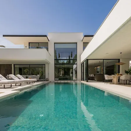 Villa Sirius: Luxury Golf Valley Retreat With Private Heated Pool Marbella