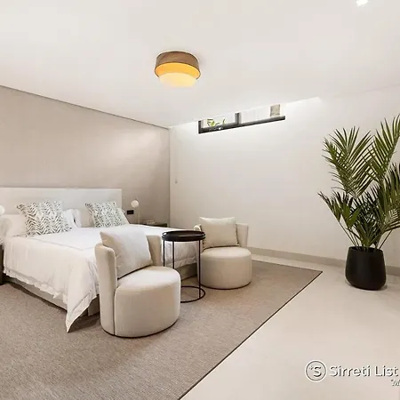 Sirius: Luxury Golf Valley Retreat With Private Heated Pool *