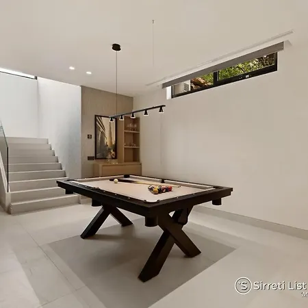 Sirius: Luxury Golf Valley Retreat With Private Heated Pool