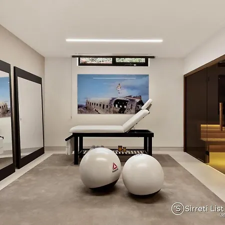 Sirius: Luxury Golf Valley Retreat With Private Heated Pool