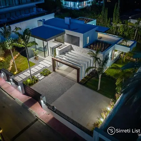 Sirius: Luxury Golf Valley Retreat With Private Heated Pool *