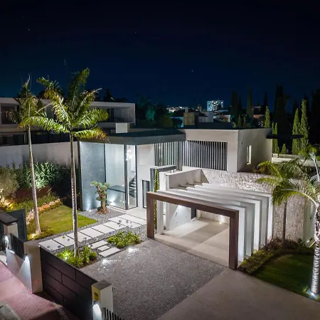 Sirius: Luxury Golf Valley Retreat With Private Heated Pool Villa Marbella
