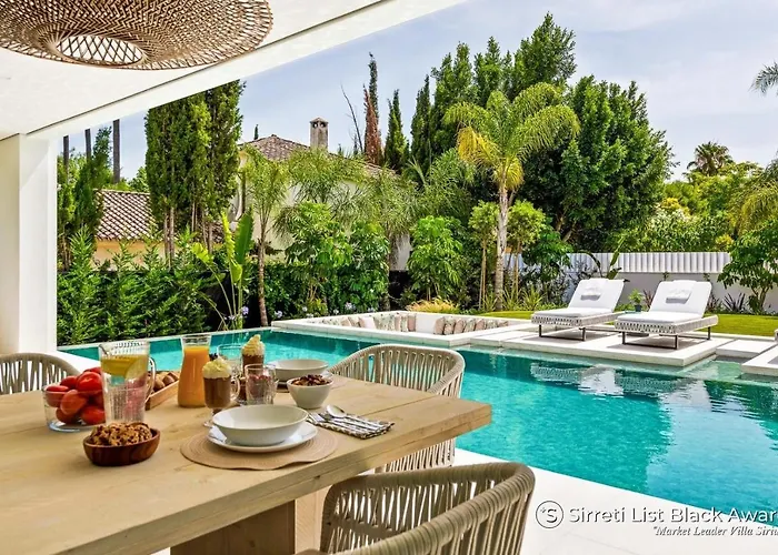 Vacation I Sirius, Golf Valley, Private Heated Pool, Sauna, Billiard, Cinema, Awarded Villa