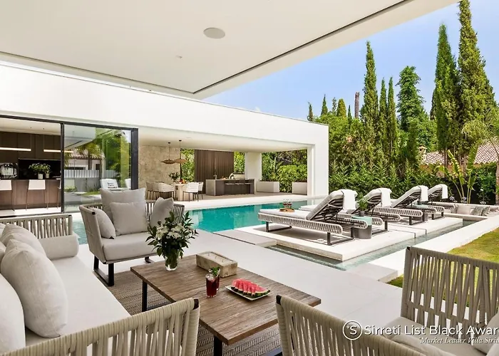 Vacation I Sirius, Golf Valley, Private Heated Pool, Sauna, Billiard, Cinema, Awarded