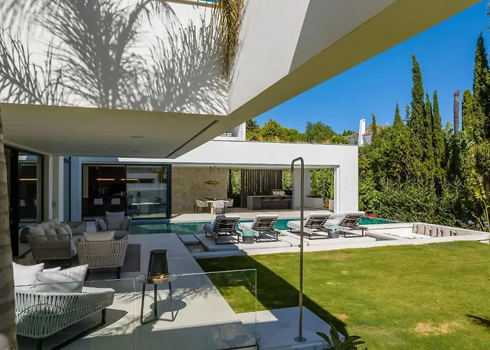 Villa Vacation I Sirius, Golf Valley, Private Heated Pool, Sauna, Billiard, Cinema, Awarded Marbella