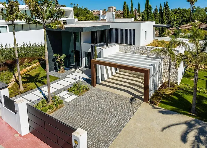 Vacation I Sirius, Golf Valley, Private Heated Pool, Sauna, Billiard, Cinema, Awarded